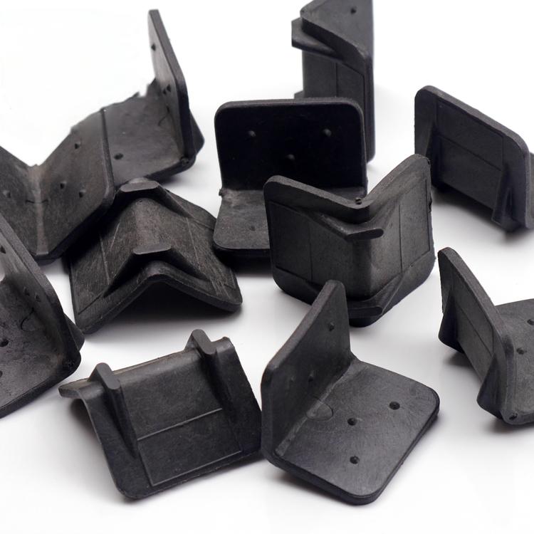 Plastic pallet corners protector